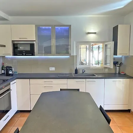 Les Saquedes Villa *